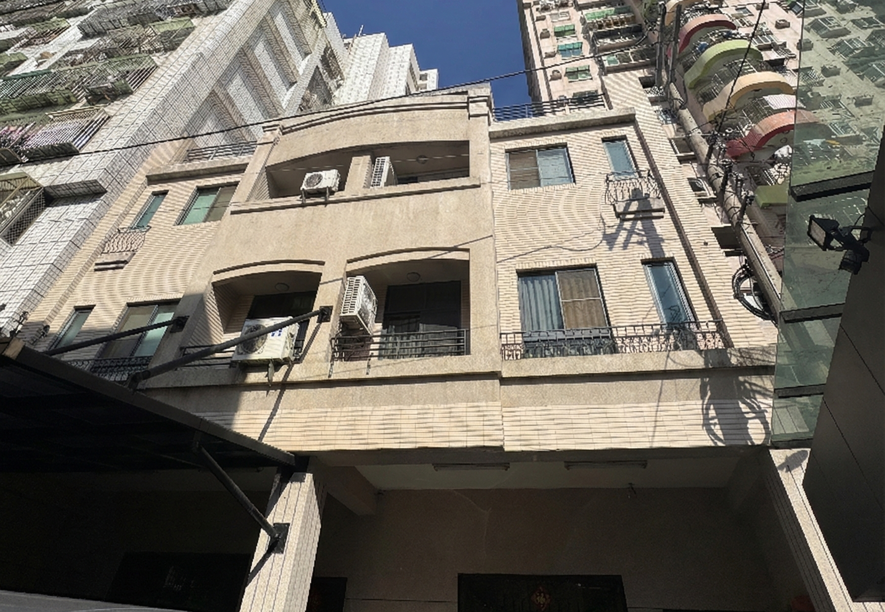台中獨棟透天厝外牆清潔專案 - 住宅社區 案例
